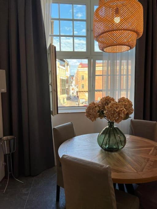Íbúð Old Great Location & View - Luxury 2bdr 80m2 Riga