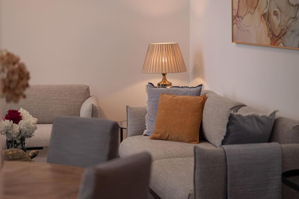 Íbúð Old Great Location & View - Luxury 2bdr 80m2 Riga